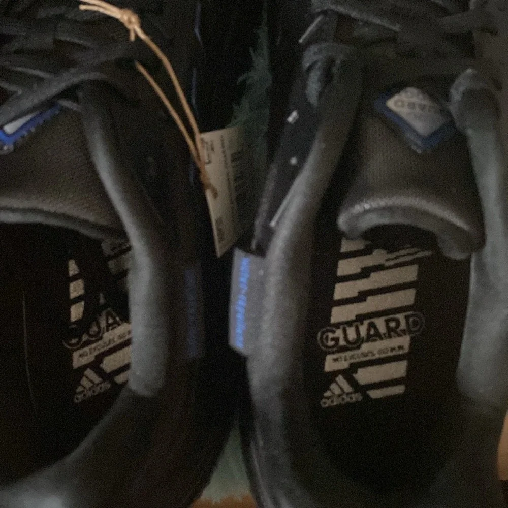 BRAND NEW MENS ADIDAS SHOES SIZE 10! NWT! SMOKE FREE HOME! NO BOX! - Picture 5 of 6